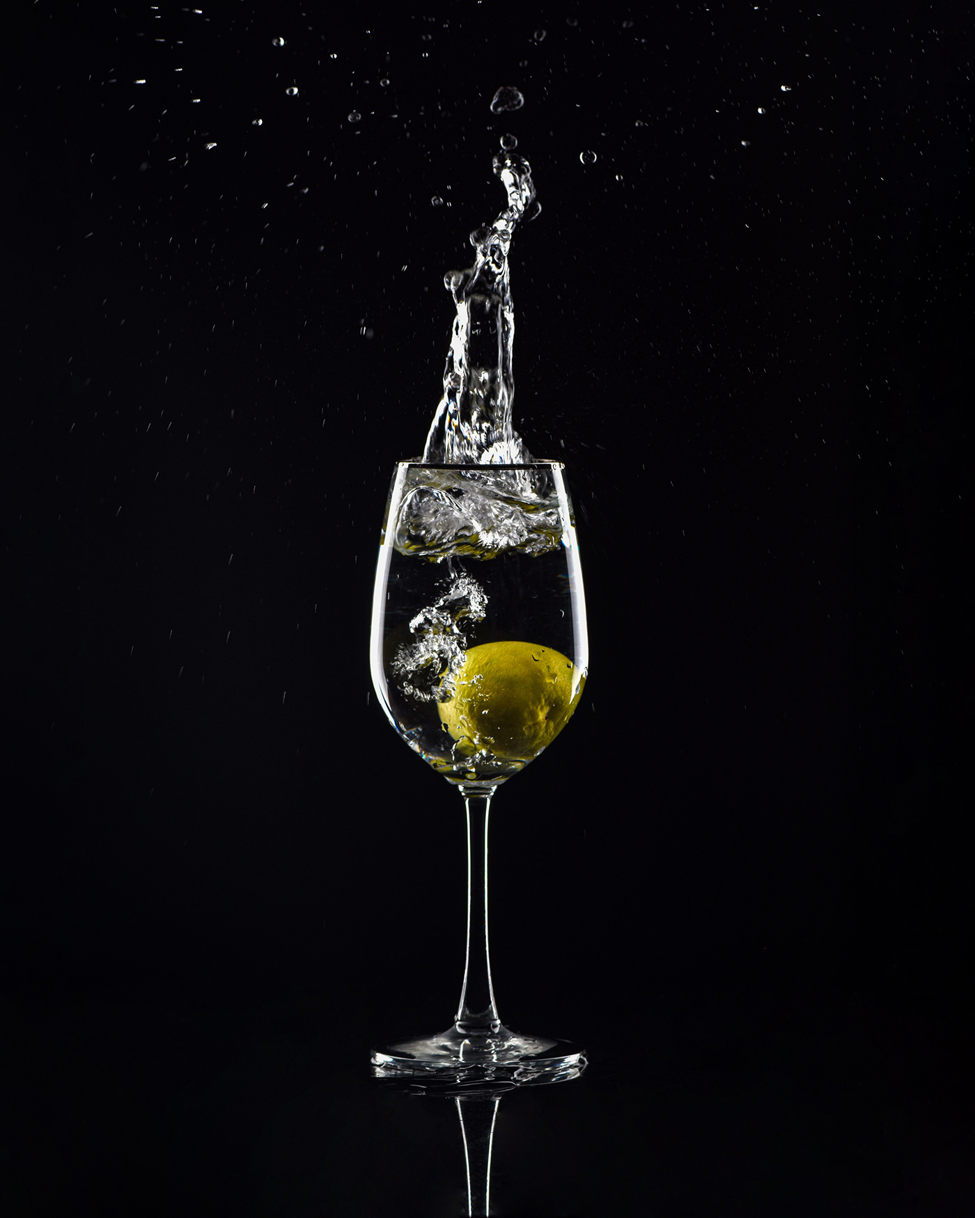 Advertising  Canon lightroom photographer Photography  photoshoot Product Photography splash wine glass