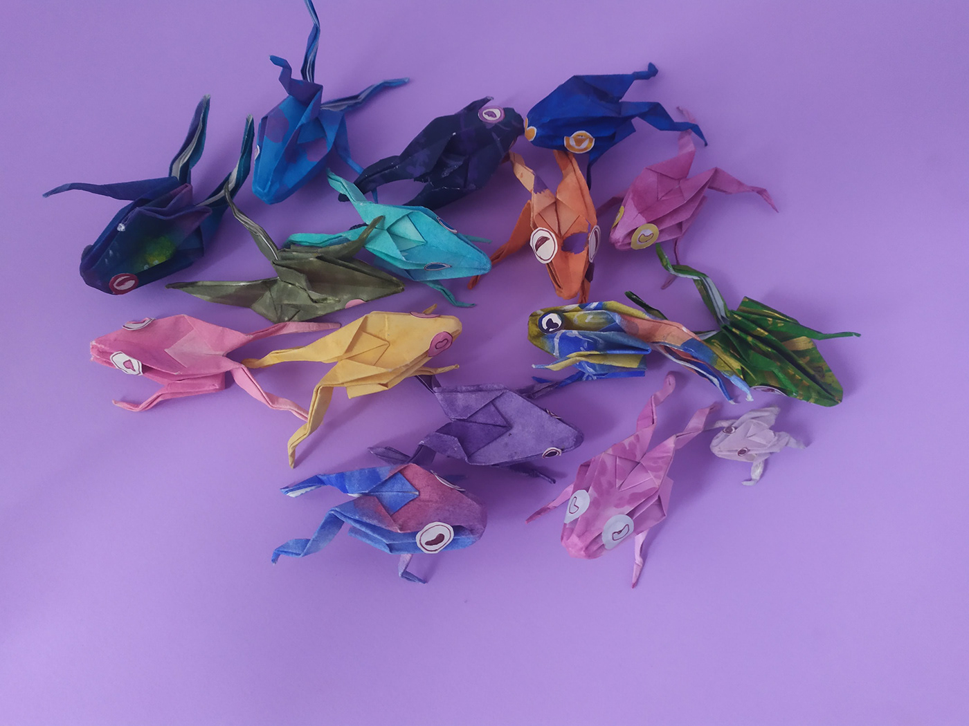colour frogs handiwork origami  origamifrog paper paper products toad