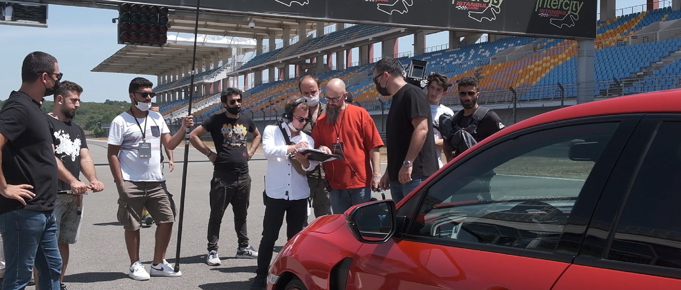 shooting crew with the Honda Civic Type-R on the Istanbul Park racetrack