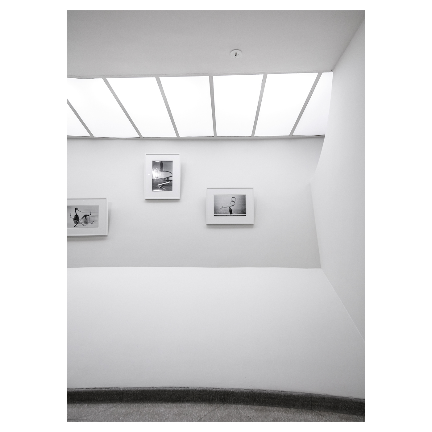 guggenheim New York Frank Lloyd Wright White concrete museum modernism modern Spiral