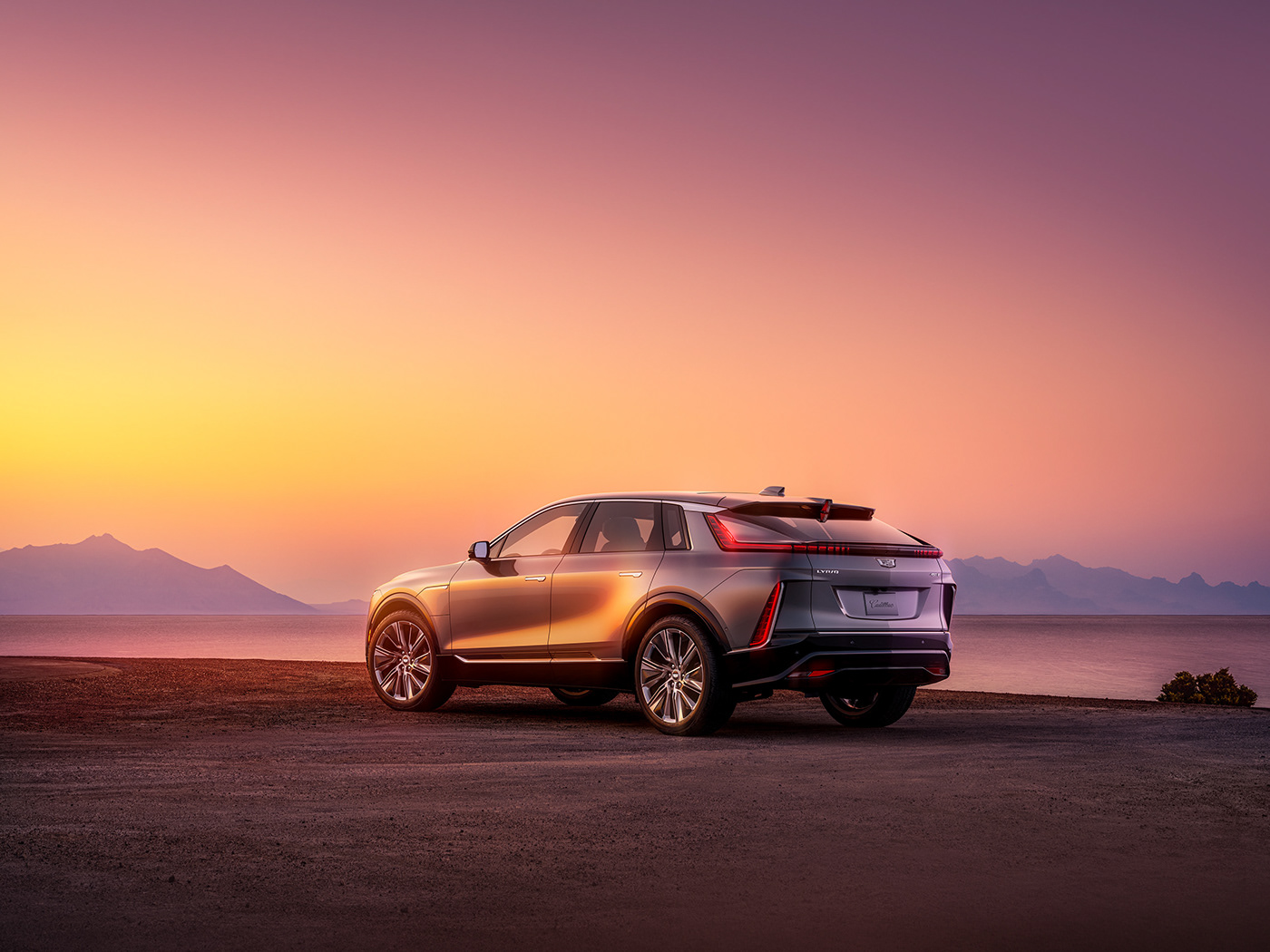 Advertising  automotive   CGI desert Nature Photography  retouching  sunset warm