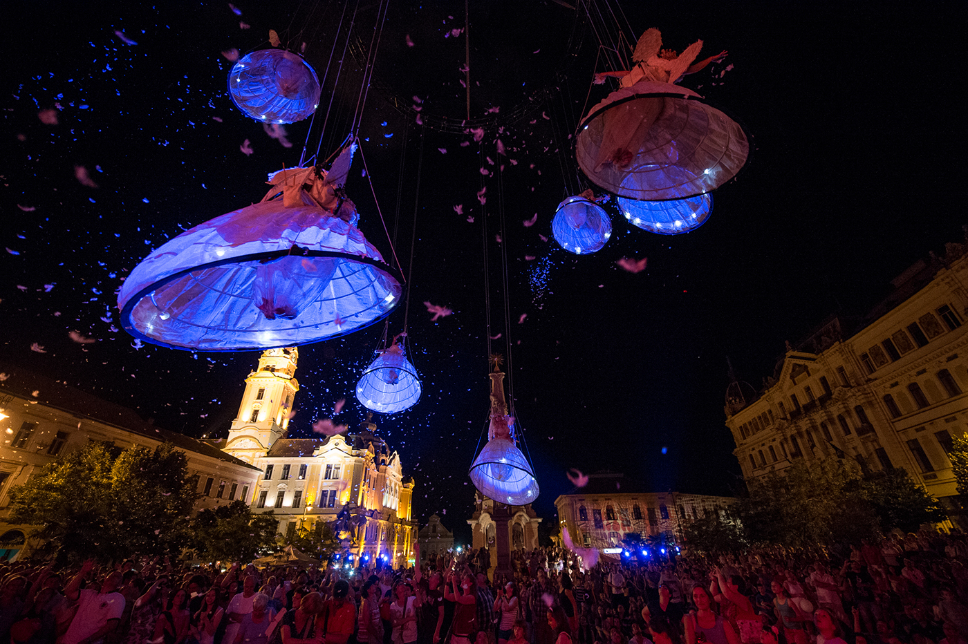 light festival lightfestival art artistic actors cultural balloons Acrobatic