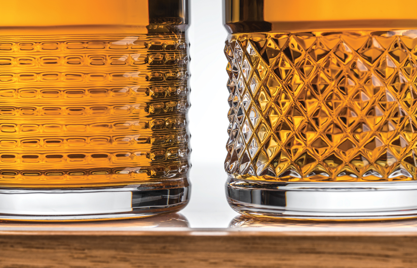 luxury Packaging Whisky crystal decanter cut plinth Marble oak glasses
