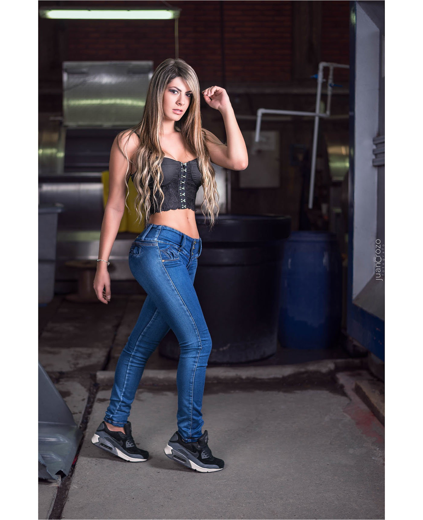 moda Fashion  Denim jeans modelo latina industrial cloth