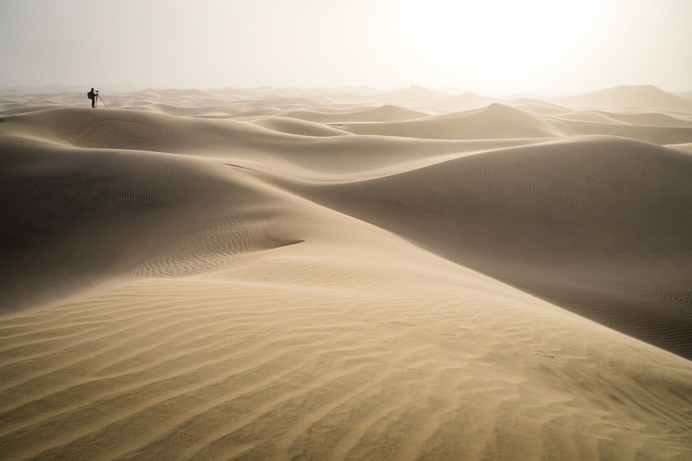 Sandstormes in the dunes of the Mesquite Sand Dunes, Death Valley