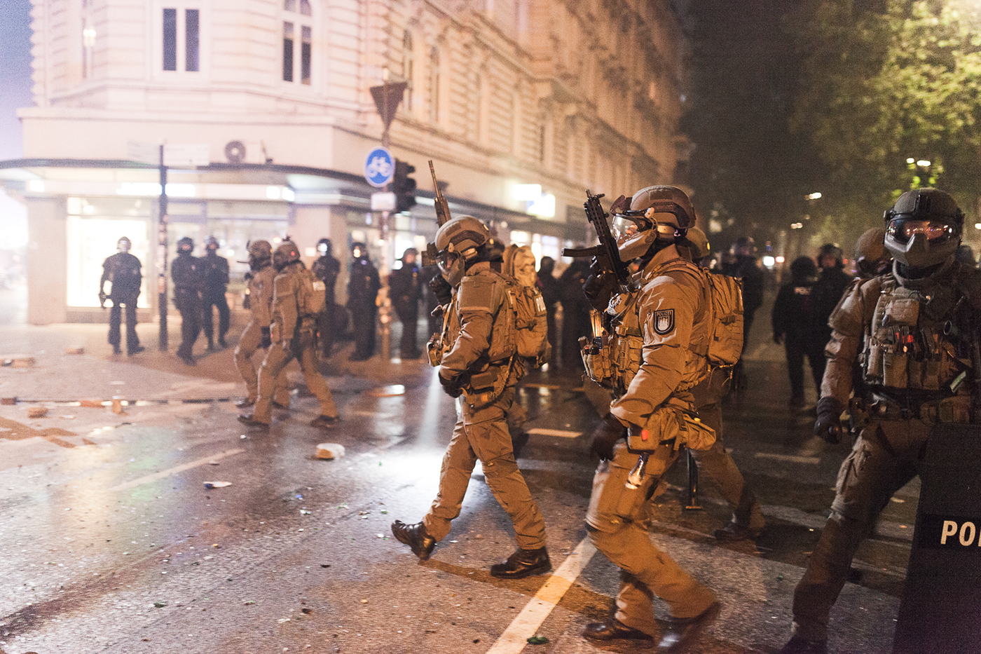 G20 hamburg fire police politics riot