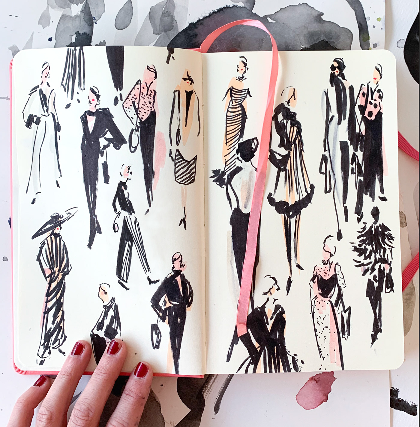 Fashion  sketchbook fashionsketches sketching ILLUSTRATION  Mode woman Modedesign sketchboooks