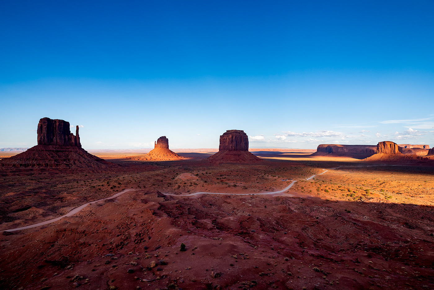 Sunset photography at Monument Valley by Jennifer Esseiva.