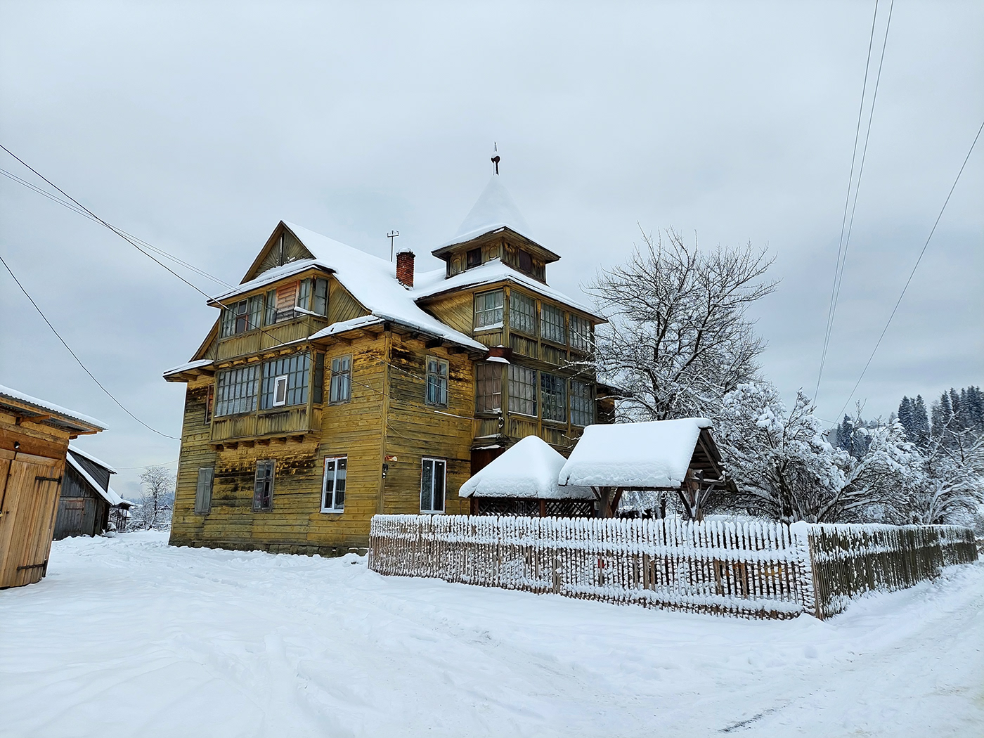 Carpathians mountains Nature snow trains Travel ukraine viaduct vorokhta wooden houses 