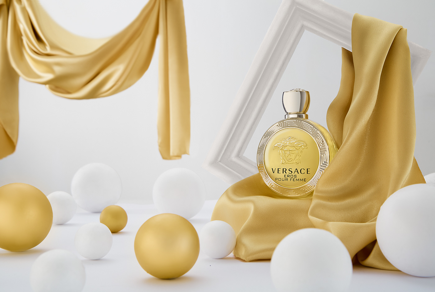 Advertising  commercial perfume Photography  Product Photography VERSACE