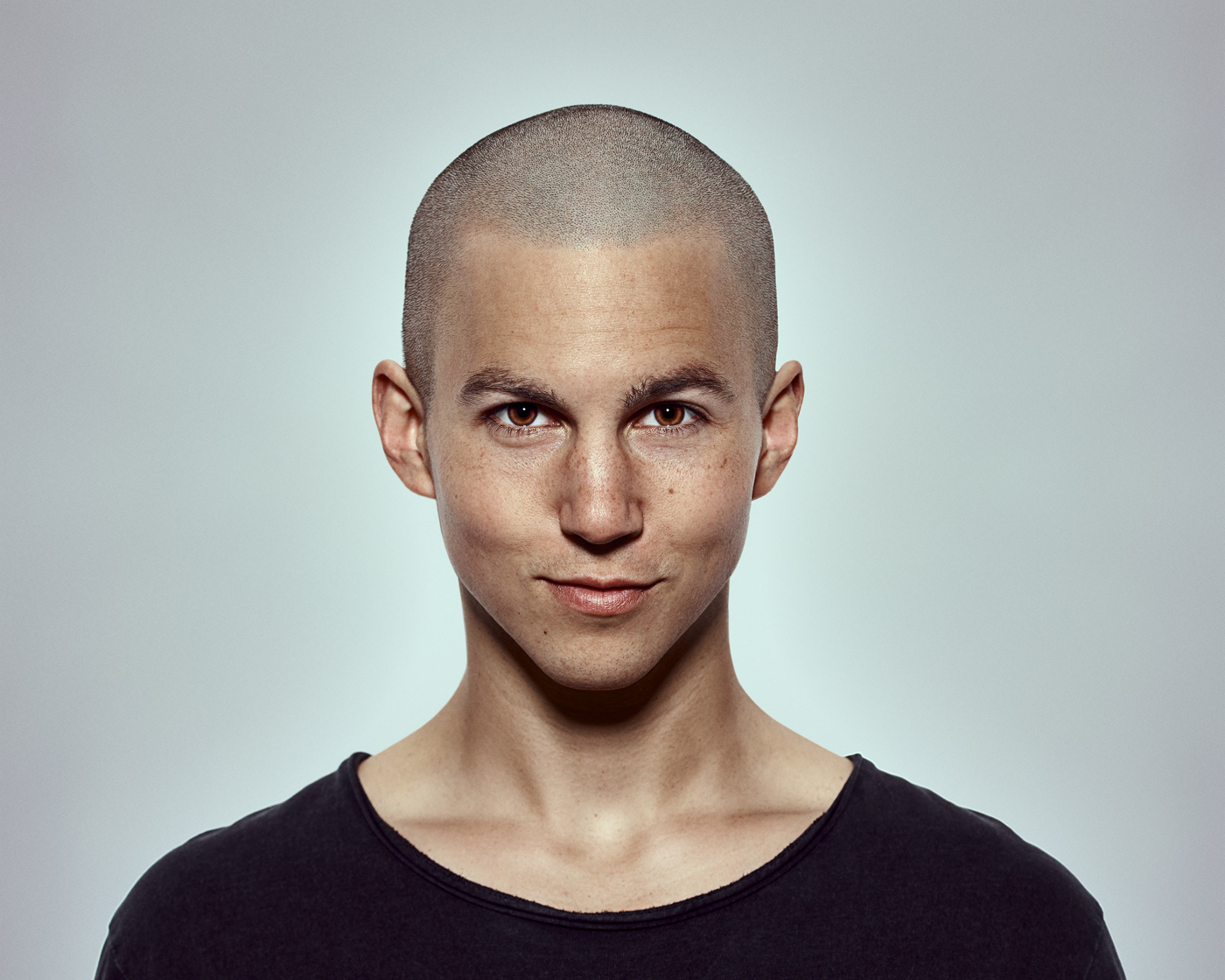 portrait actor Celebrity Agentur Adam vox grithackenberg postproduction haircut bald head tim oliver schultz