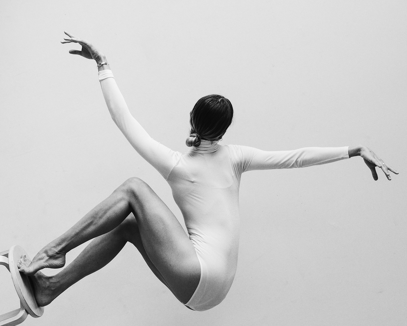 DANCE   black and white studio woman dancer ballet Photography  beauty portrait