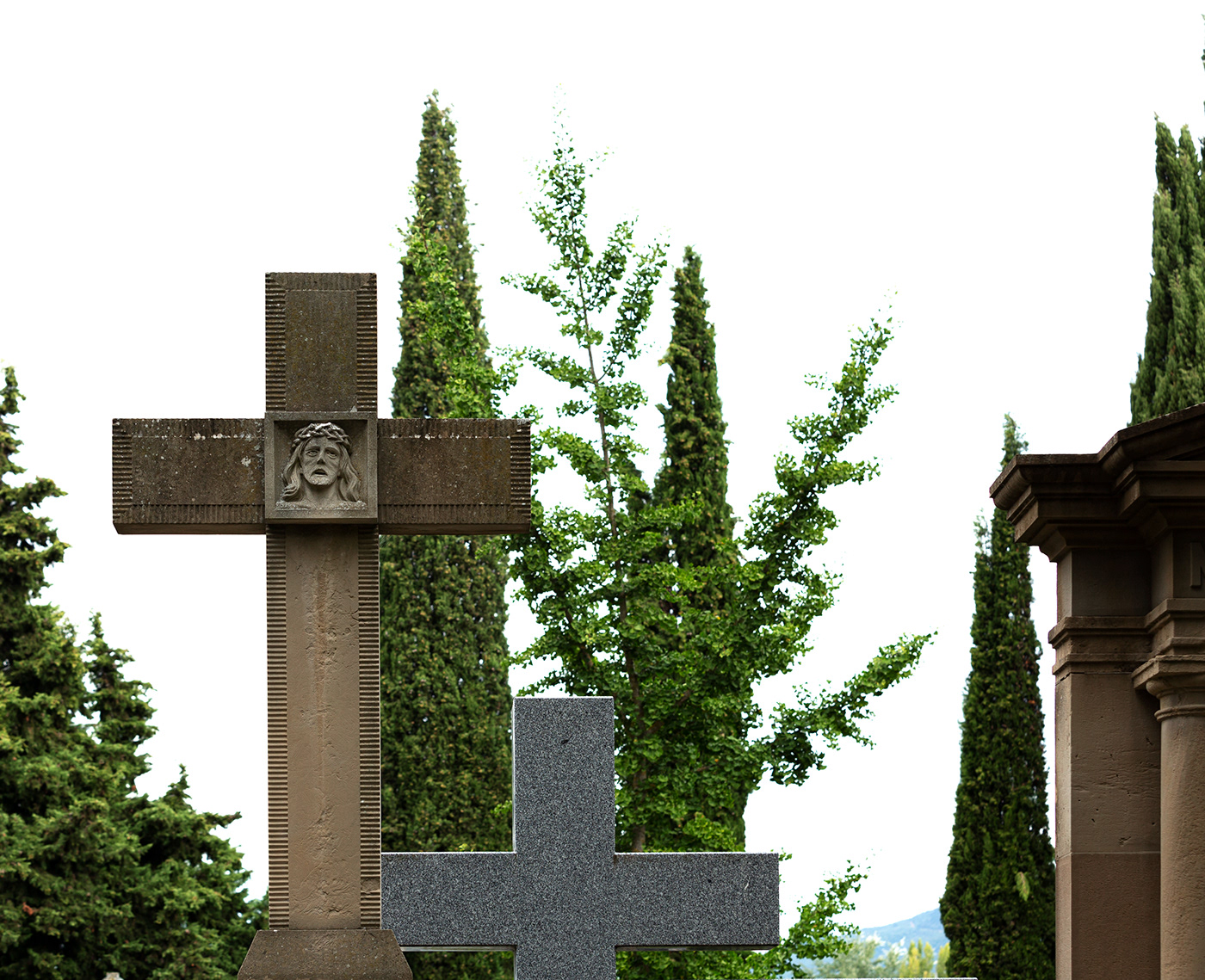angel cementerio Cristo CRUZ escultura europa lapida Navarra pamplona tumba
