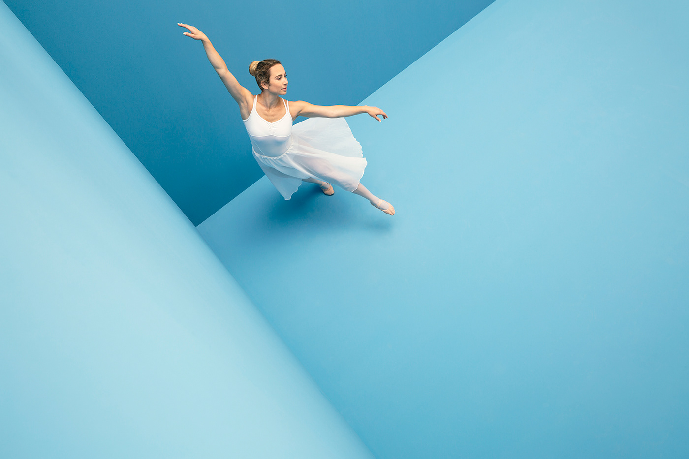 artist balett blue DANCE   Photography  sport studio Vitra womaen yellow