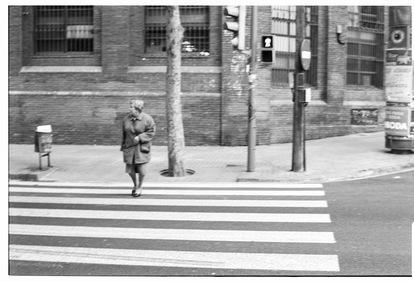 b&w barcelona Film   ILFORD Nikon FE people street photography