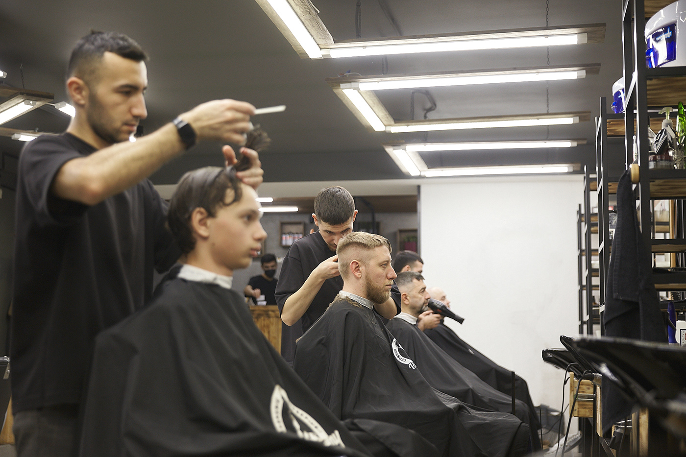 barber barbershop hair lifestyle photographer photoshoot social media visual identity
