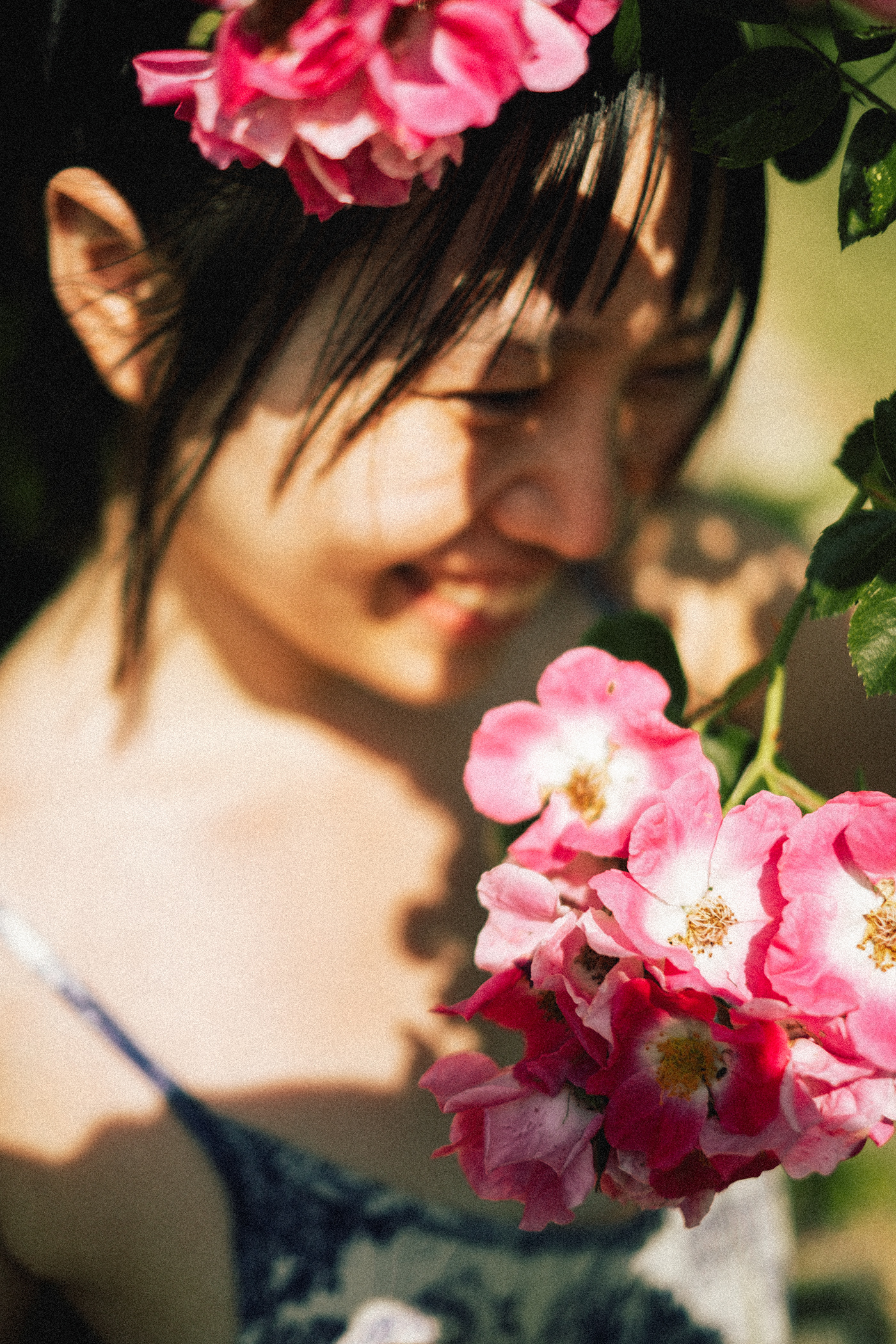 woman asian fujifilm Flowers spring Roses portraits photoshoot asianmodel  