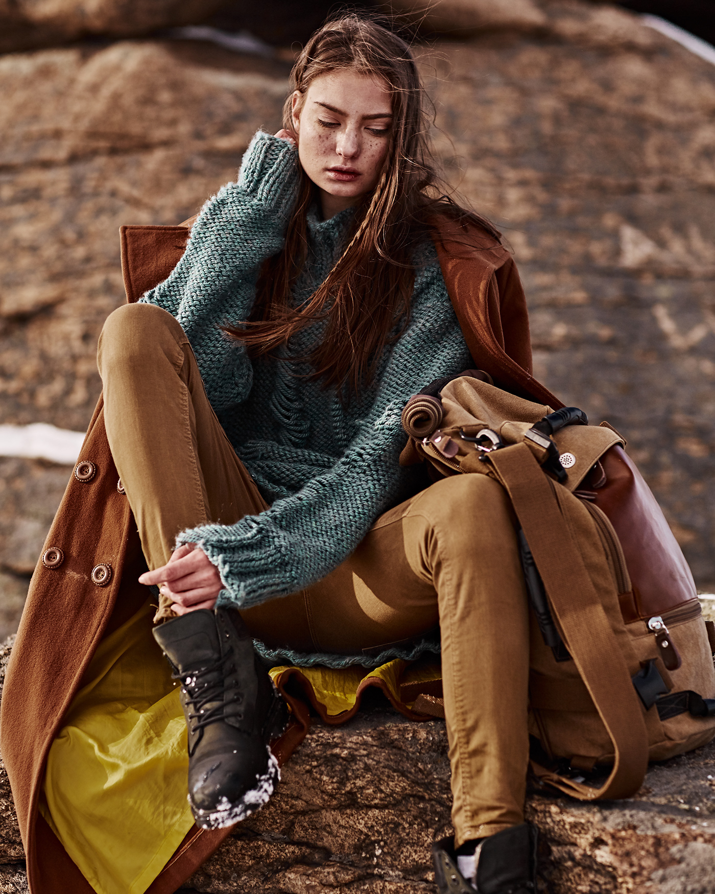 Travel editorial winter H&M fashion story indian Russia ural_voyage
