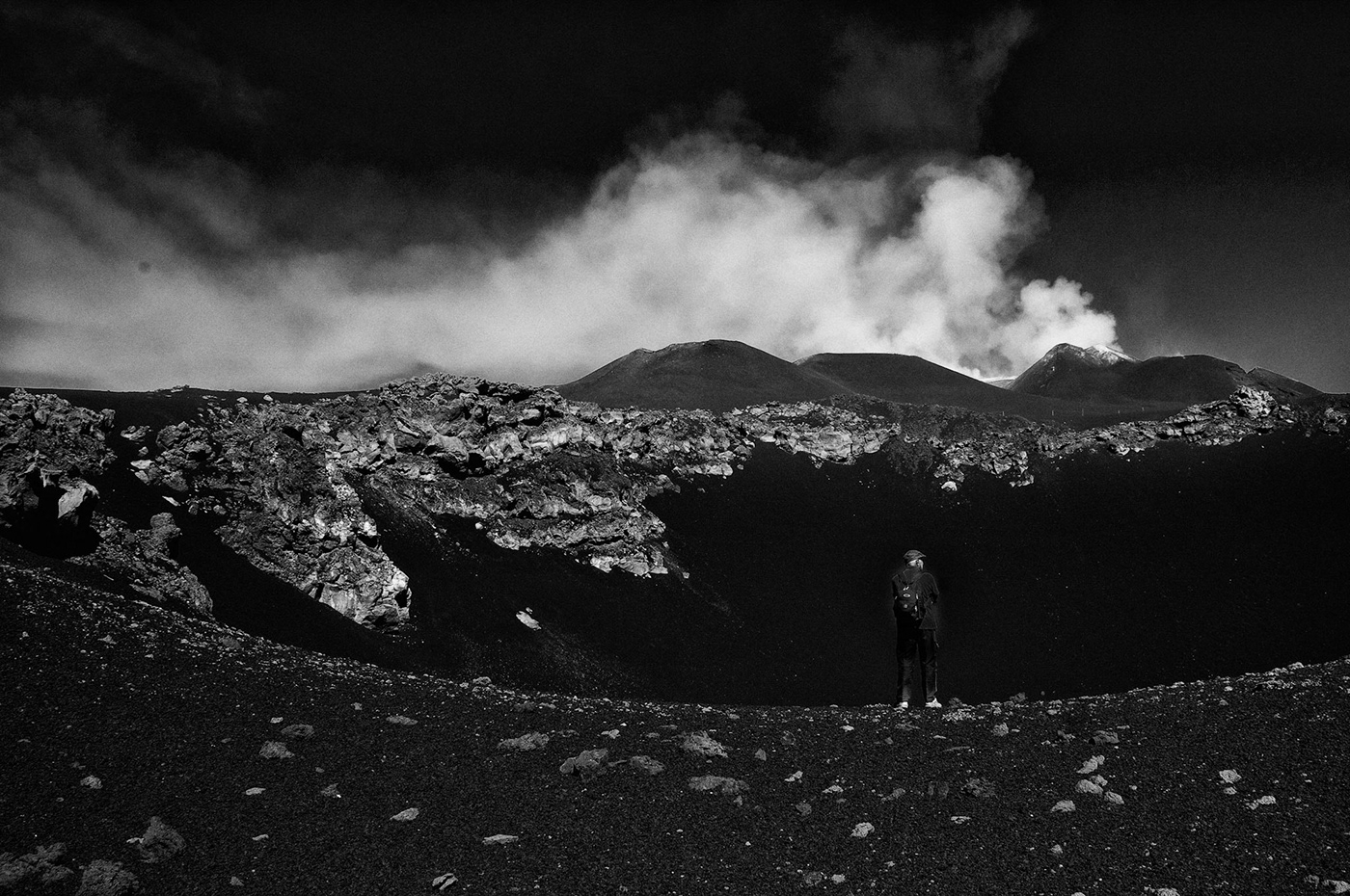 etna sicilia italia Vulcano lava cratère bianco e nero paesaggio