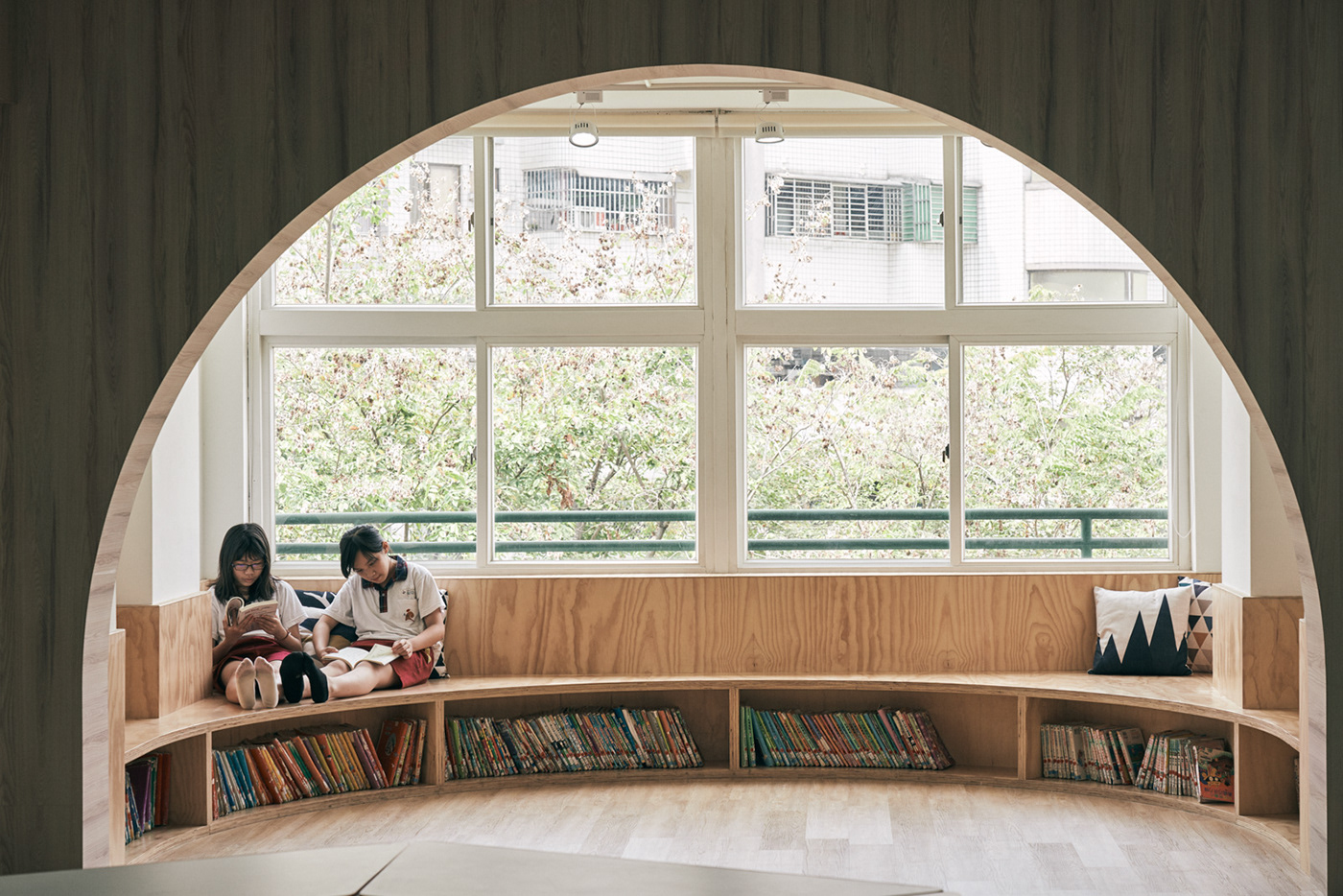 hive library juniorhigh school read books taiwan taichun Playground Fun