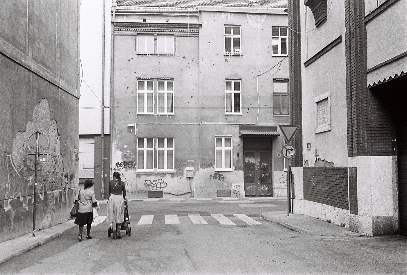 Analogue analog Sarajevo saraybosna canonet blackandwhite bosna Street people Film  
