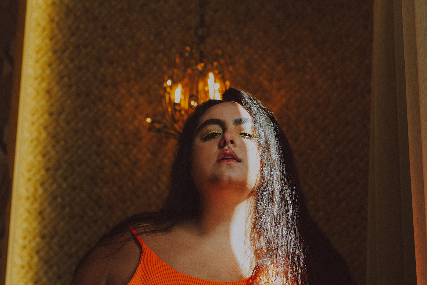 photoshoot indoor naturallight woman portrait
