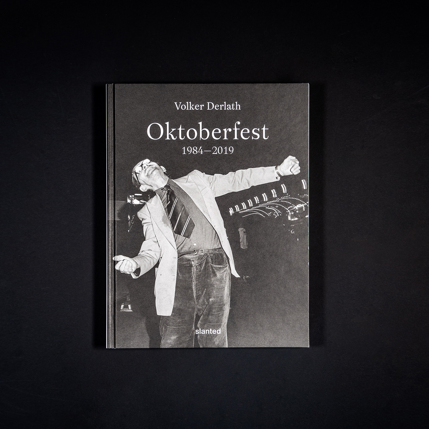artbook independentpublishing München oktoberfest photobook Photography reallife slanted Slanted Publishers Wiesn
