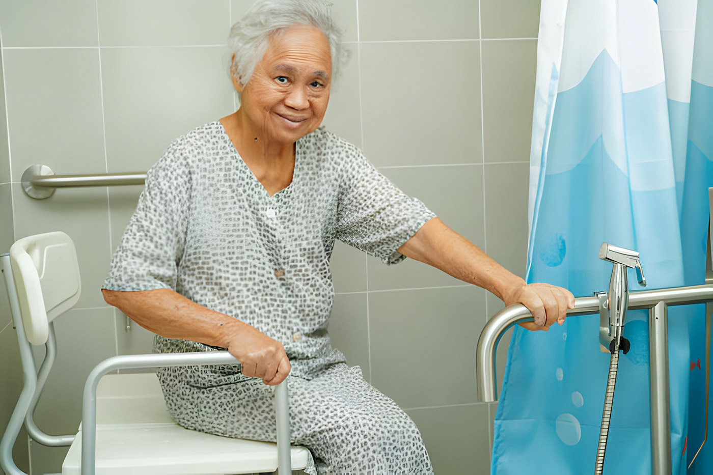 seniors agingcare bathing tubs