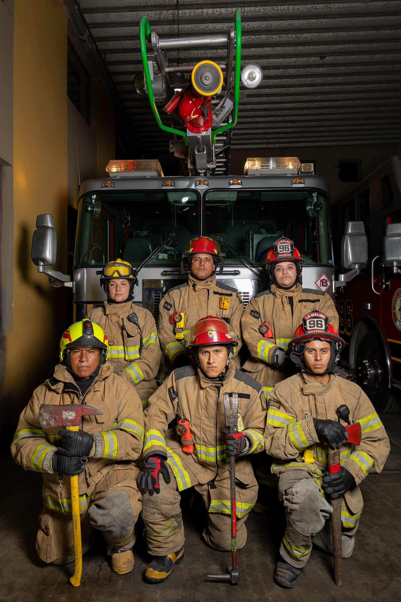 Firefighter fireman rescue emergency equipment lima peru Photography  photoshoot portrait lightroom