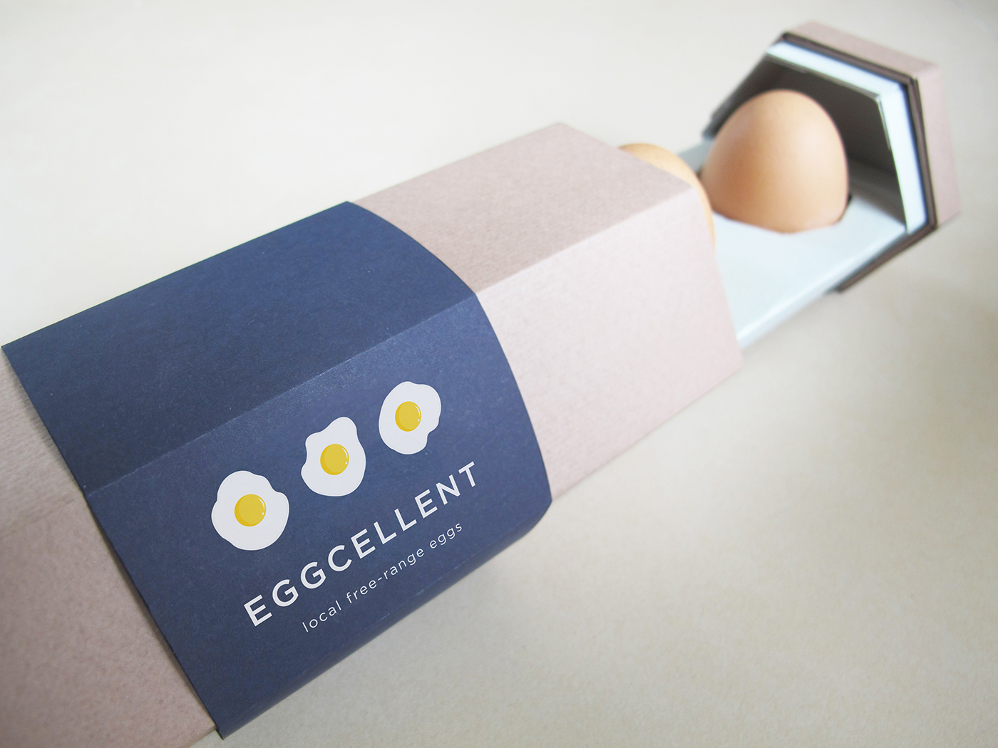 #egg #package  #packaging #box #eggcellent #excellent #structure #Branding #brand #food    #paper #Cardboard   #illustration #hexagon