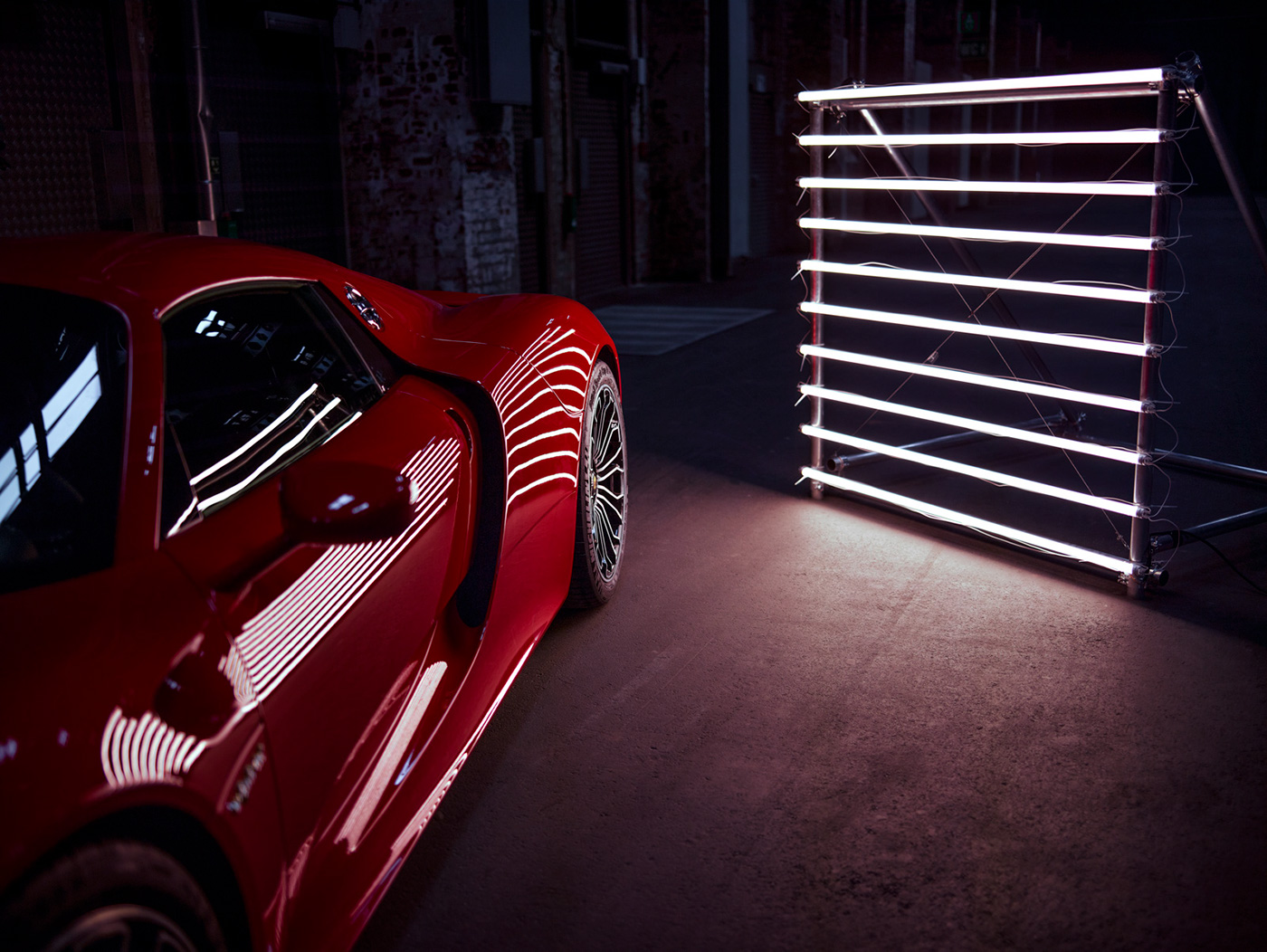 automotive   car Porsche 918 spyder  light warehouse