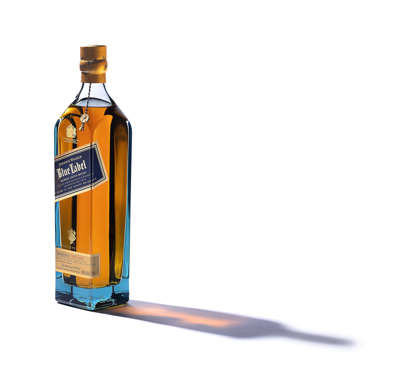 Whisky scotch bluelabel Johnnie Walker key visual bottle