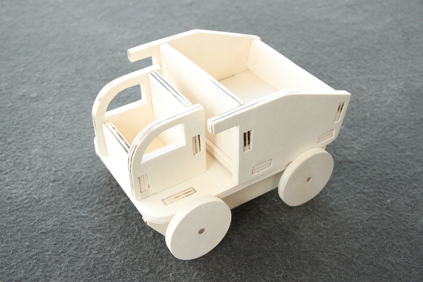 WO-OD mechanical wood toy Truck