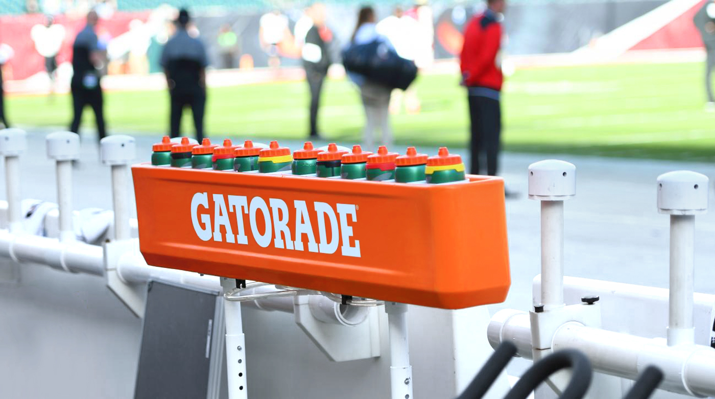gatorade tether product design  industrial design  sport Hydration nfl football athlete Advertising 