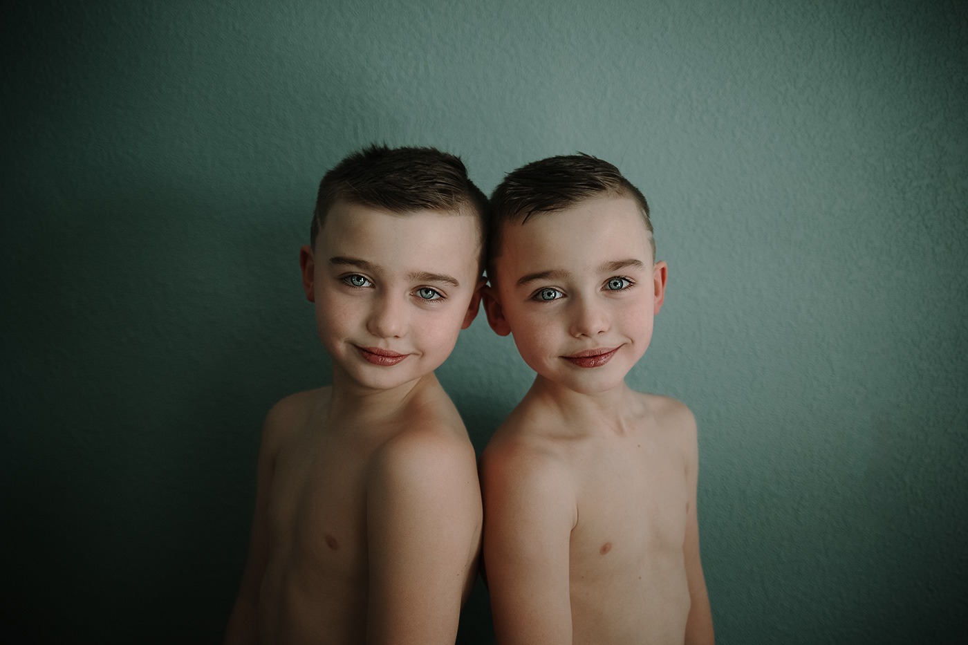 brothers childhood children from the womb identical twins Love Relationships Togetherness Twins