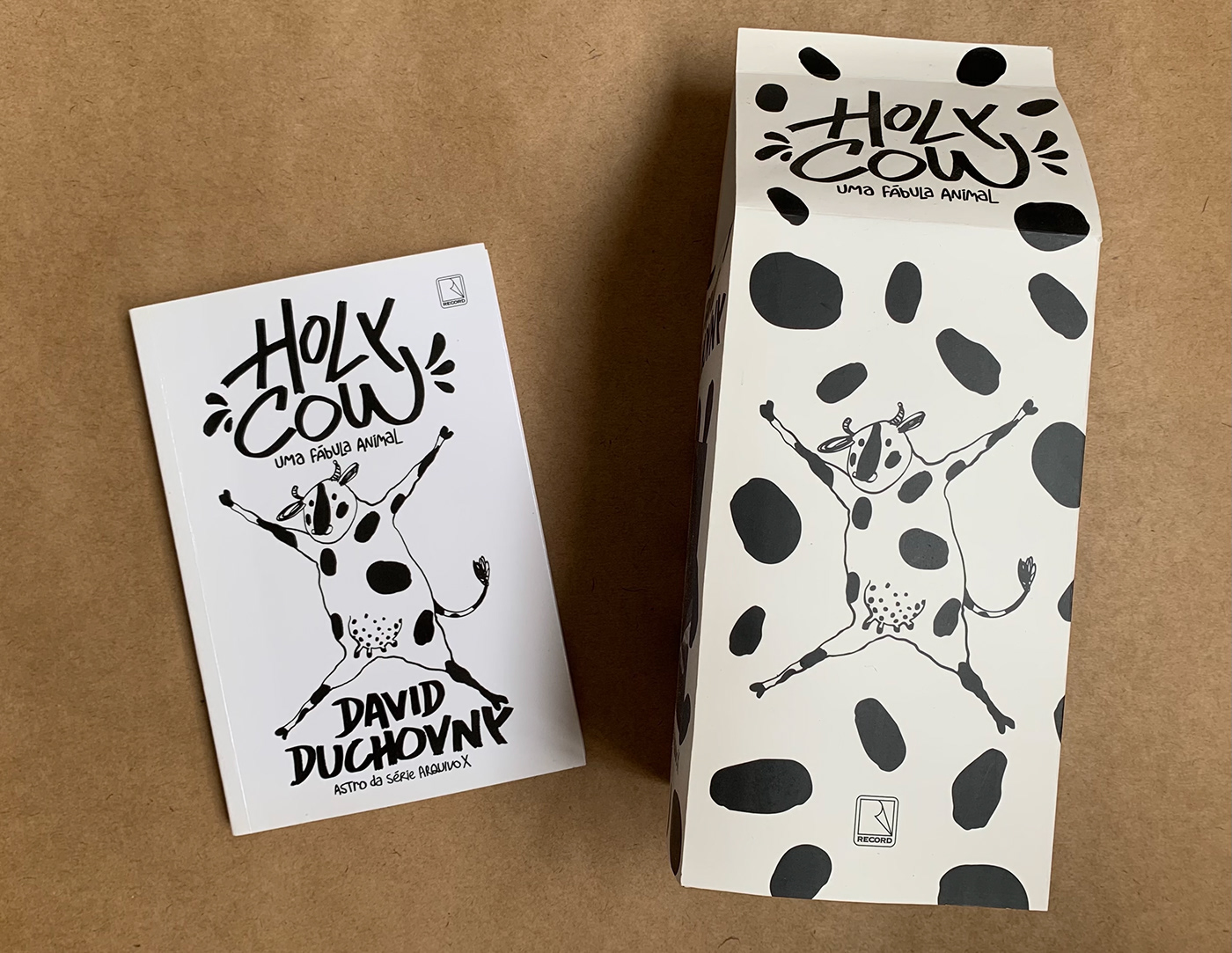 book children cow david duchovny design gráfico diagramação graphic design  holy cow infantil Livro record Vaca X FILES