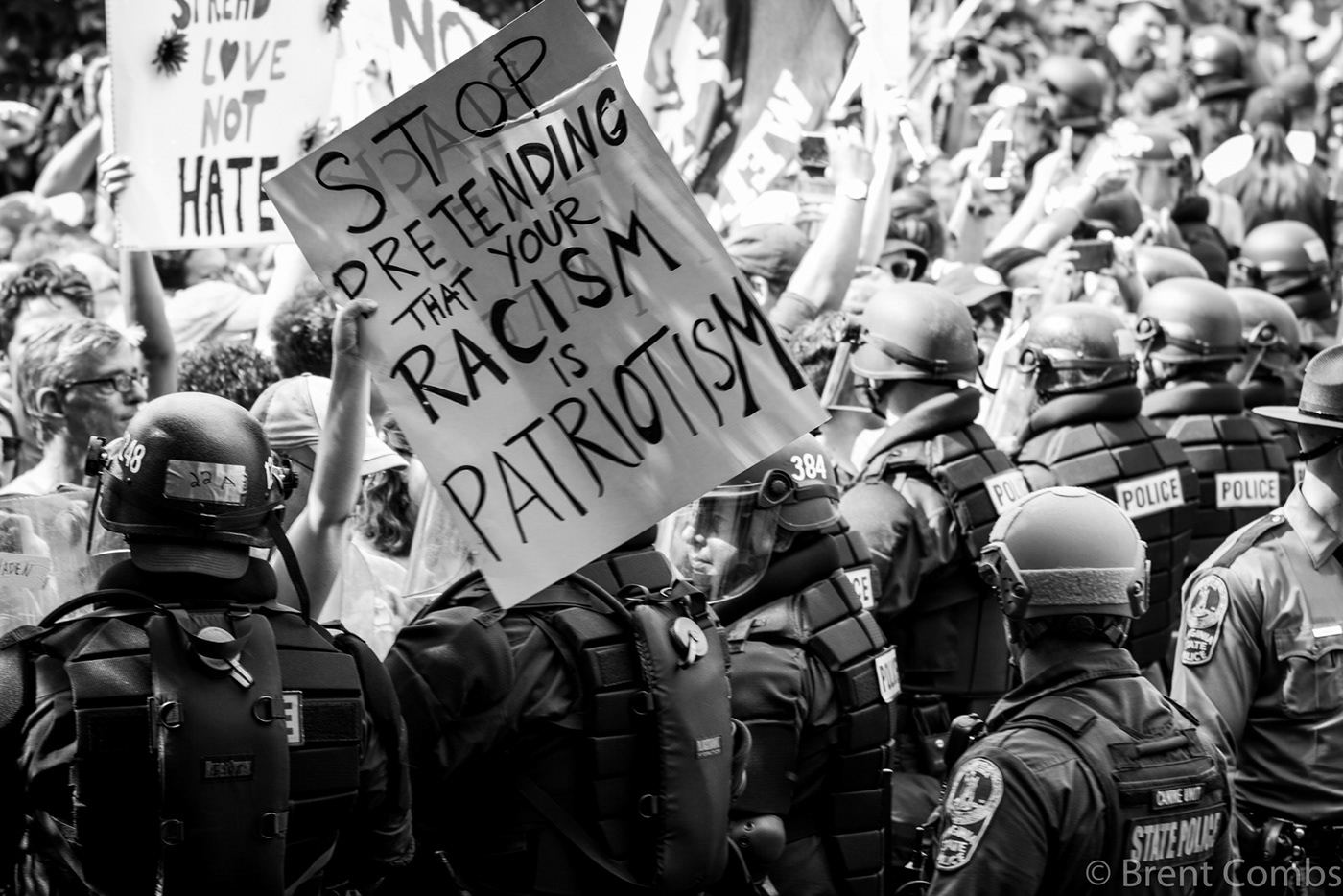 photo Charlottesville protest riot police