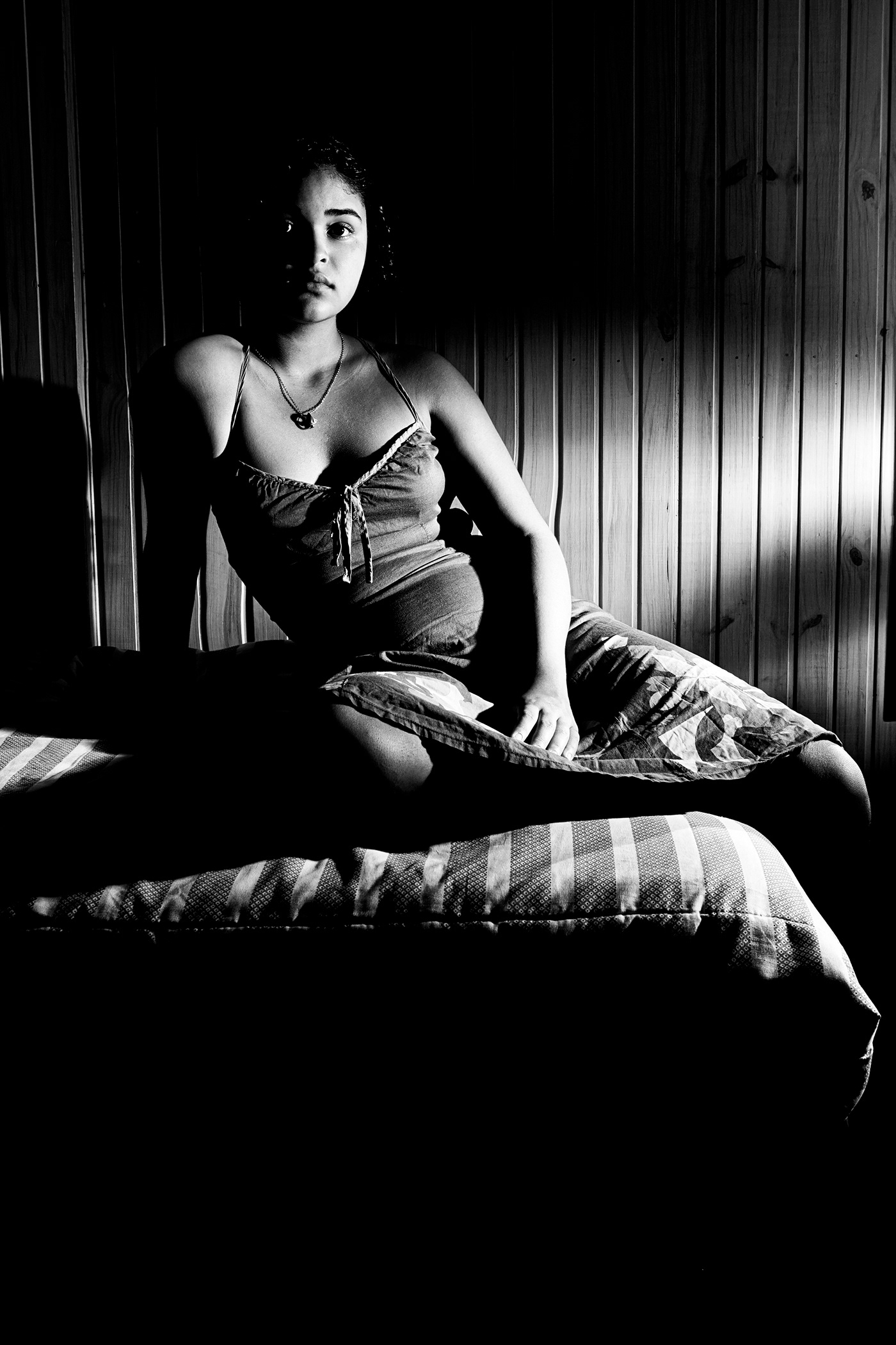 girl portrait model beauty black and white