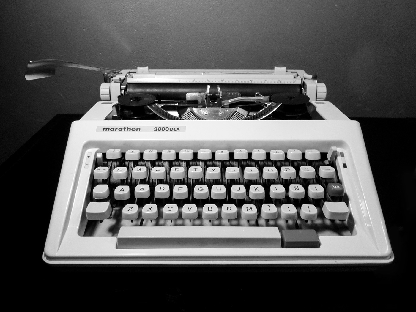 maquina de escribir typewriter edgar cornejo devcornejo photo Photography  White and Black