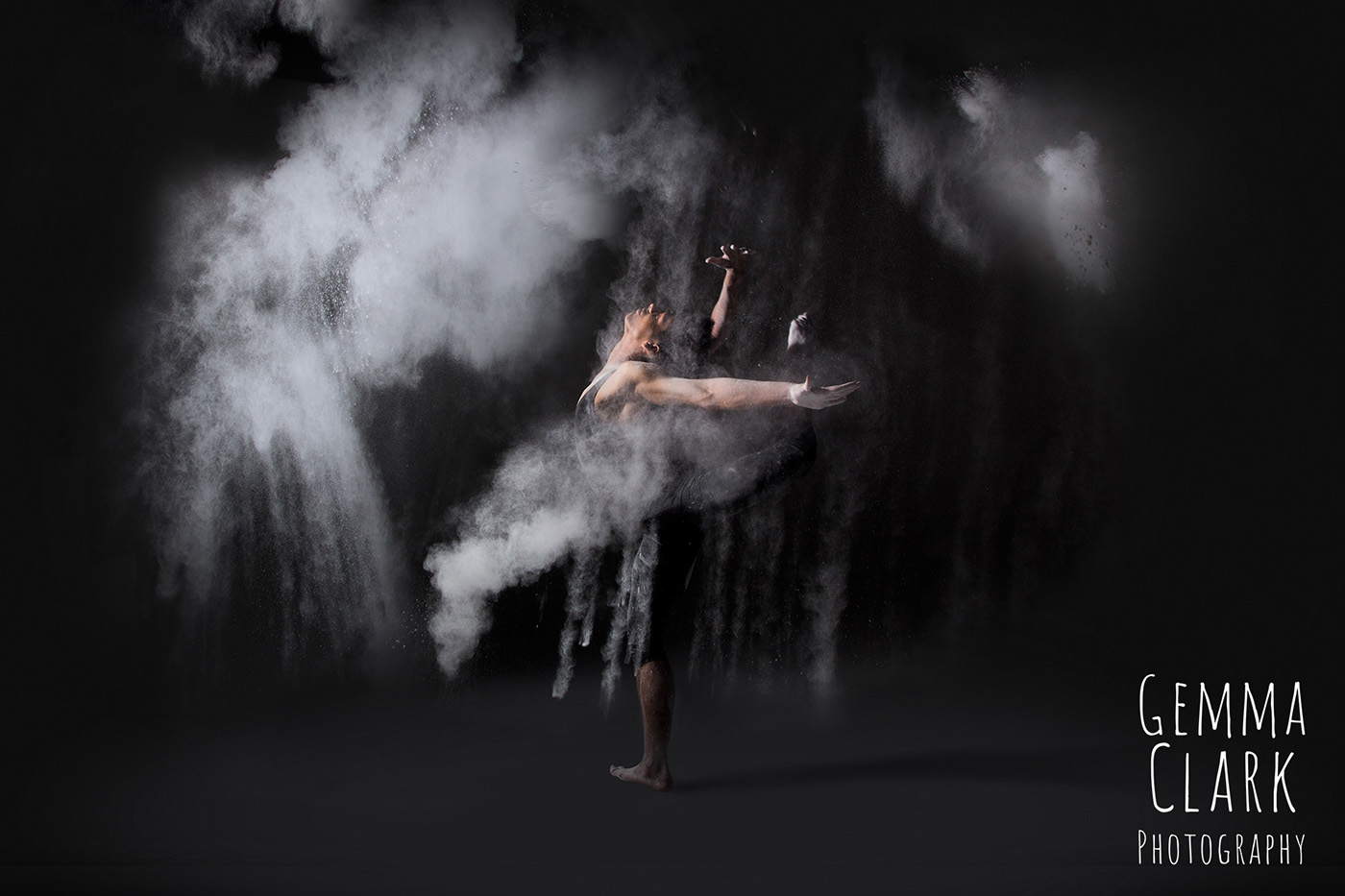 DANCE   Photography  Performing Arts  Talcum powder movement Fast Shutter speed contemporary