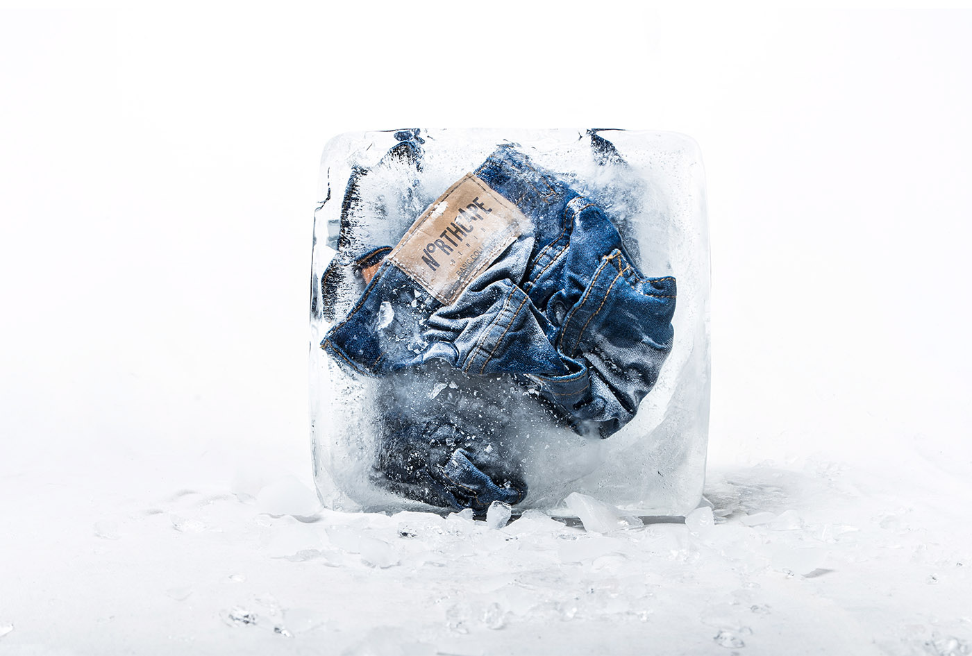 ice Alaska jeans brand snow north Scandinavian norway cold eis eisblock eiswürfel u5 akademie
