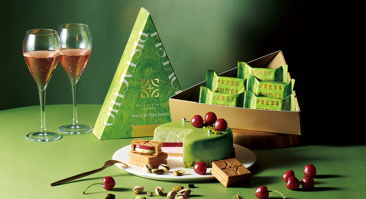 Advertising  ArtDirection branding  gift graphic design  green key visual Packaging pistachio Sweets