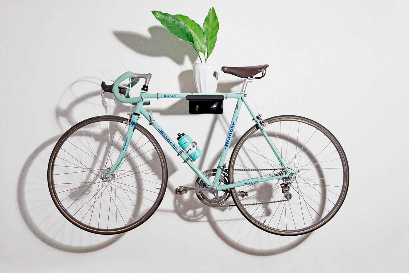 Bike bike hanger wood steel furniture product design  minimalist mobiliario Decoração minimal
