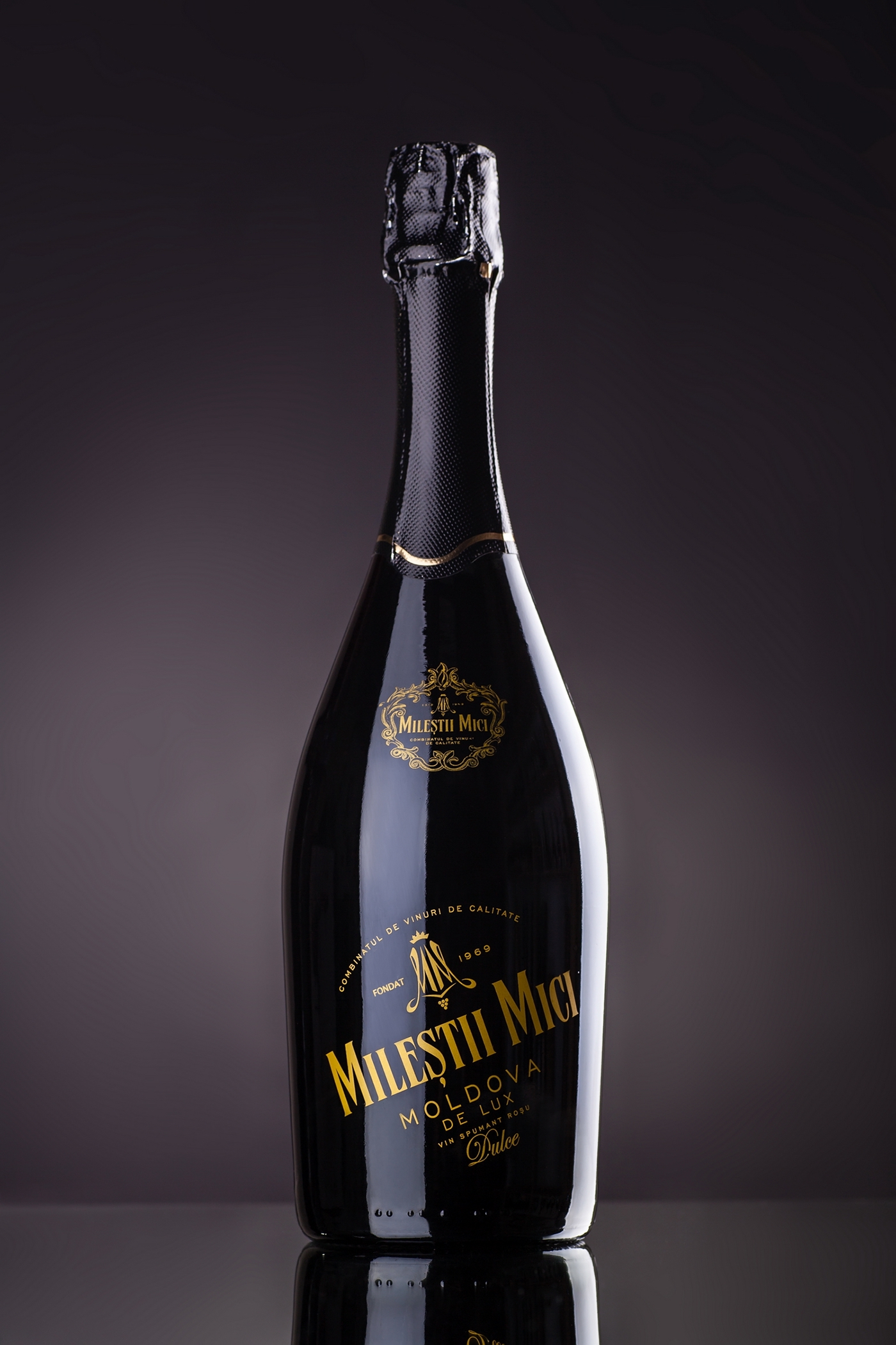 milestii mici sparkling wine 43oz Moldova packaging design graphic design  logo