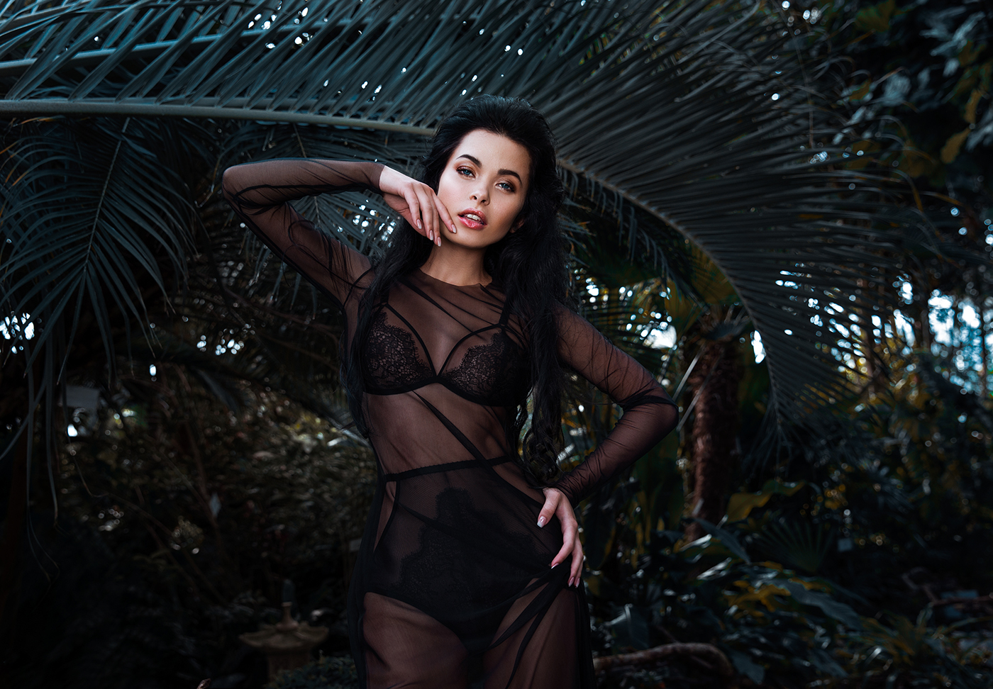 Fashion  portrait photographer retouch Style jungle face tropic body sexy