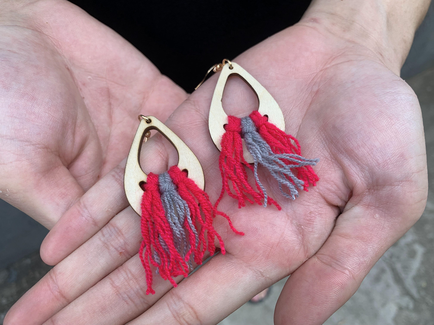 handicrafts red wool earrings Wood wood earrings wooden earrings