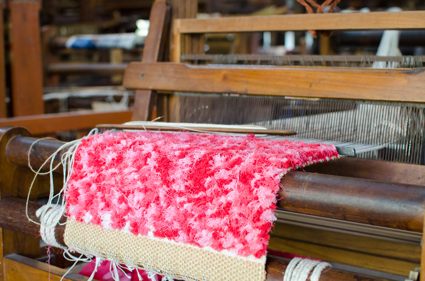 weaving handloom woven rug old cloths recycle