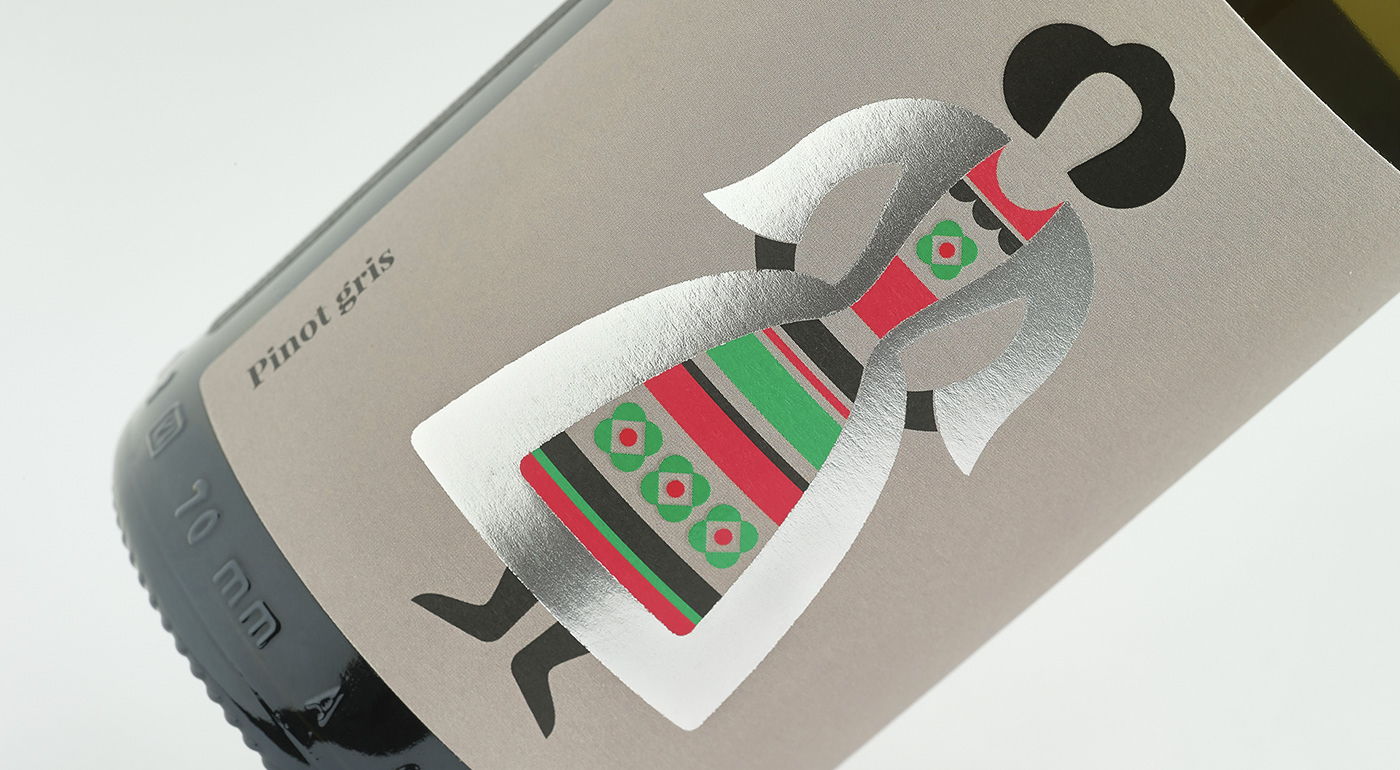Packaging transilvania design romania wine graphicdesign illustrations identitydesigned njucomunicazione graphic