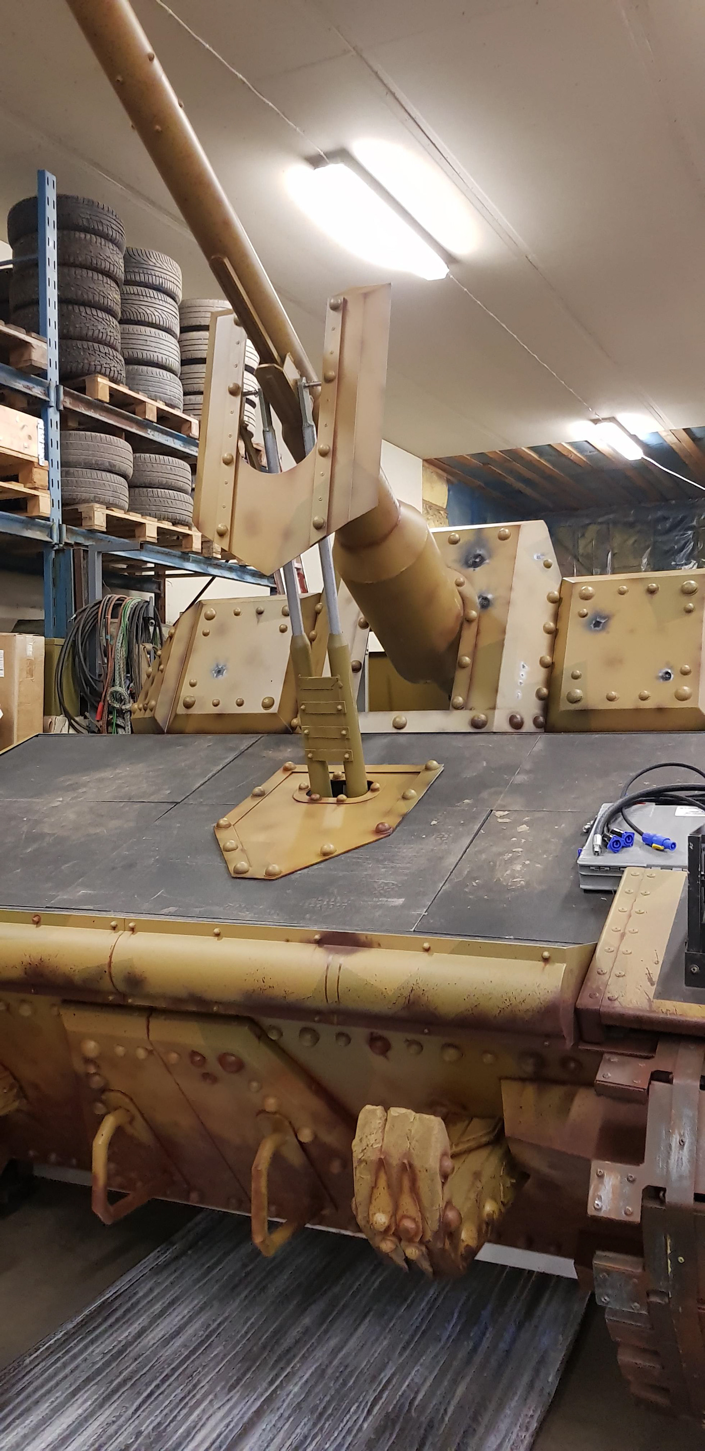 Airbrushing mud panzer Sabaton stageprop Tank wearAndTear