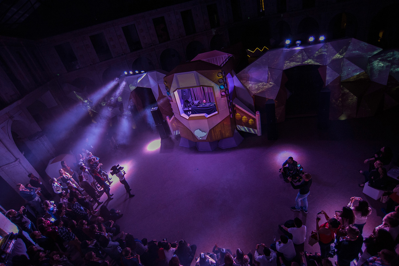 Event Lisbon tff Food Security spaceship Space  moon Moonshot cardboard paper uproot crater led fluorescent video mapping